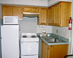 1 Queen or 2 Double Bed Kitchennete-Arizona Florence Blue Mist Motel accommodations near Phoenix Tucson motel catering prisoner's families